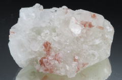 Roter Heulandit + weißer Prehnit auf Apophylit, 70g, Puna /Indien