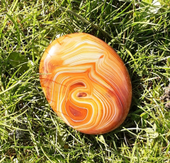 Karneol - Madagaskar 70 x 60 x 30 mm / 157 Gramm